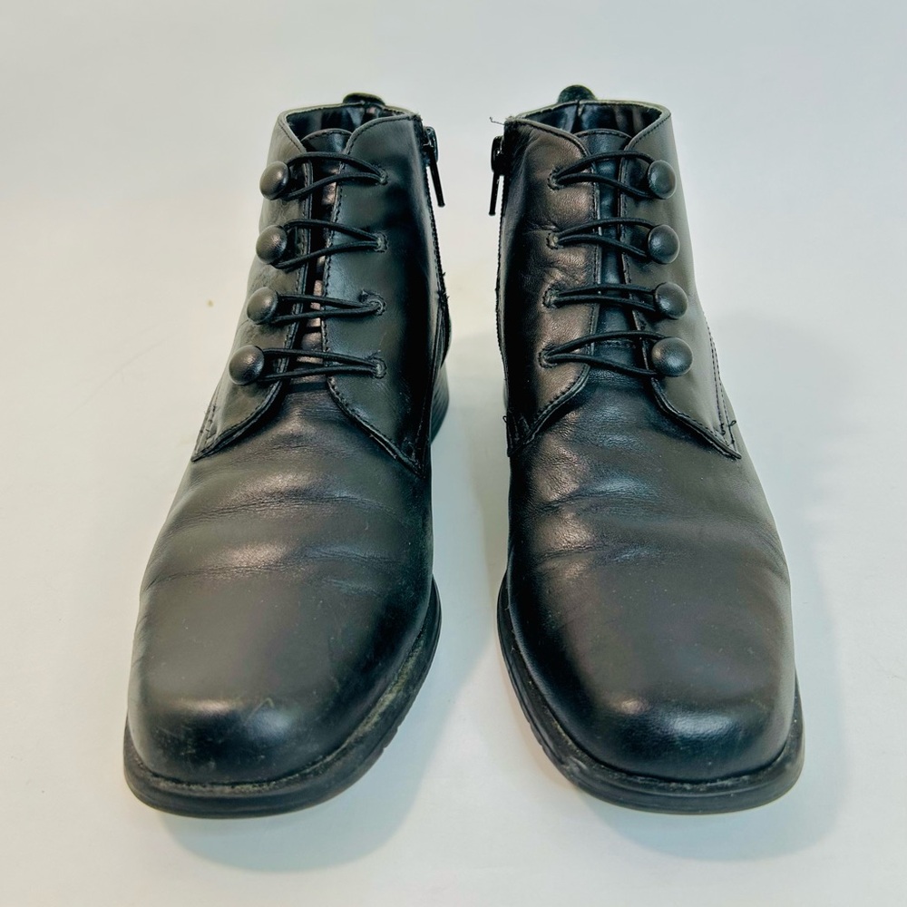 Liz Baker Black Leather Ankle Boots with Victorian Style Loop and Buttons sz 7 - Picture 7 of 12